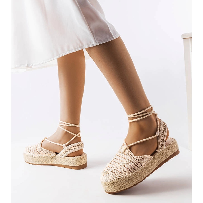 Béžové šněrovací espadrilky od Partenia béžový 1