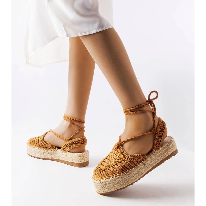 Velbloudí šněrovací espadrilky od Partenia hnědý 1