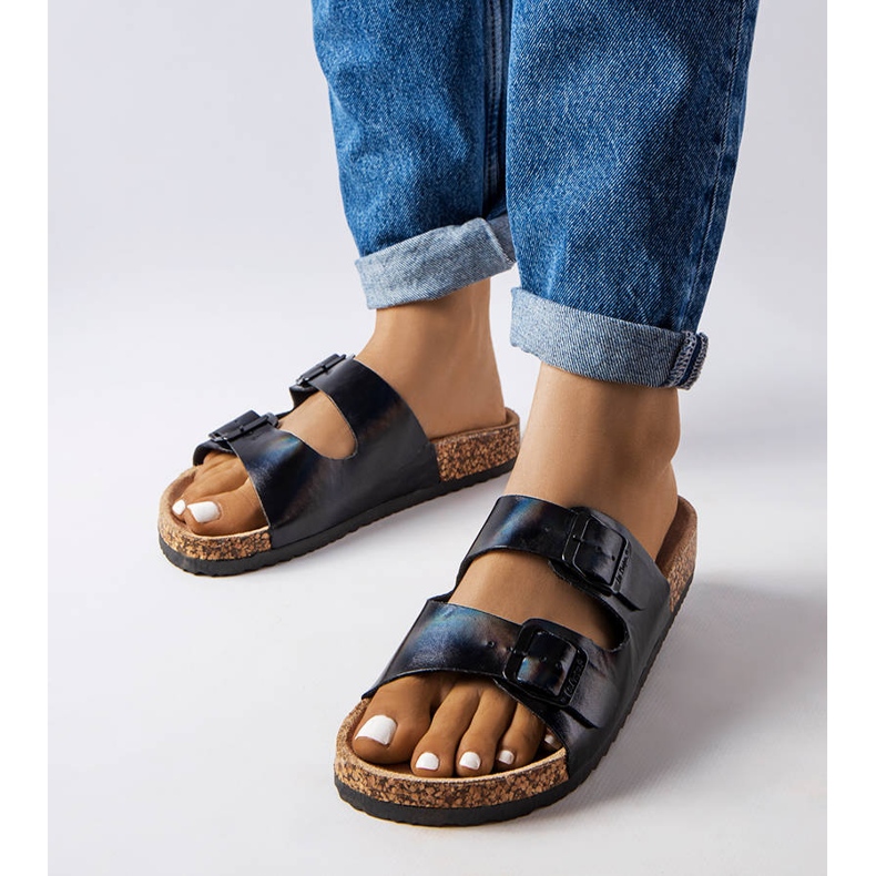 Černé korkové jezdce s přezkami od Lee Cooper LCW-22-35-1154L černá 1