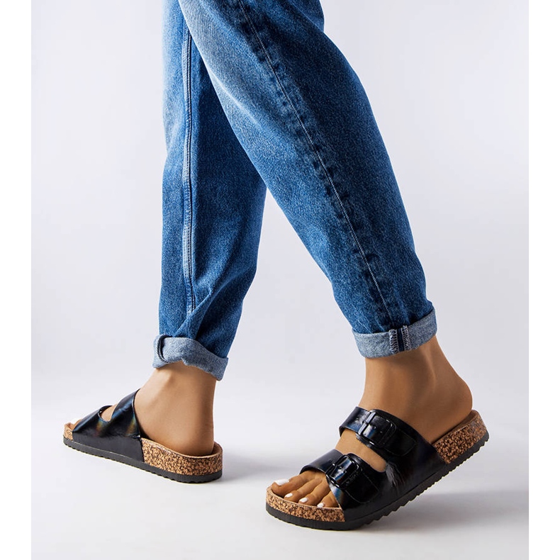 Černé korkové jezdce s přezkami od Lee Cooper LCW-22-35-1154L černá 2