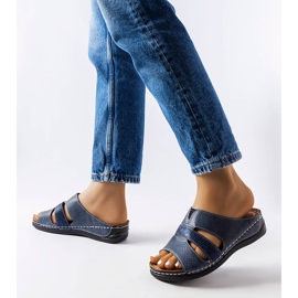 Modré světlé pantofle na klínku od Oliwia modrý 1 Modré světlé pantofle na klínku od Oliwia modrý 1