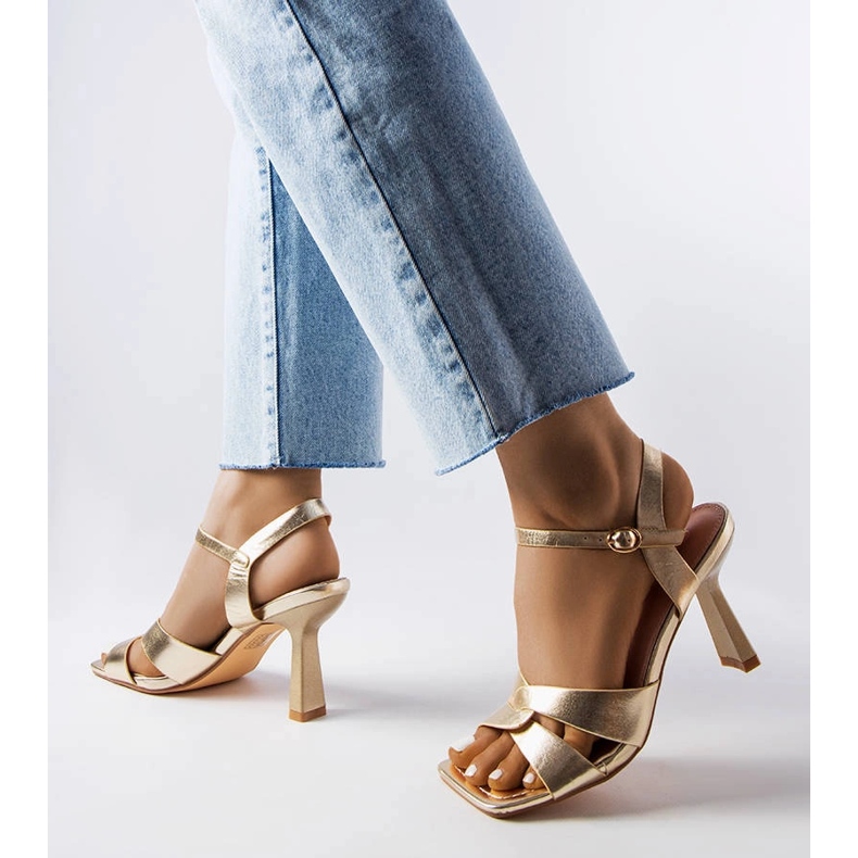 Zlaté sandály na vysokém podpatku Karolina s páskem zlatý 1