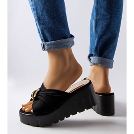 Goodin Černé dámské pantofle na klínku Laura černá 2