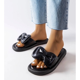 Černé pantofle s mašlí od Lende černý 1