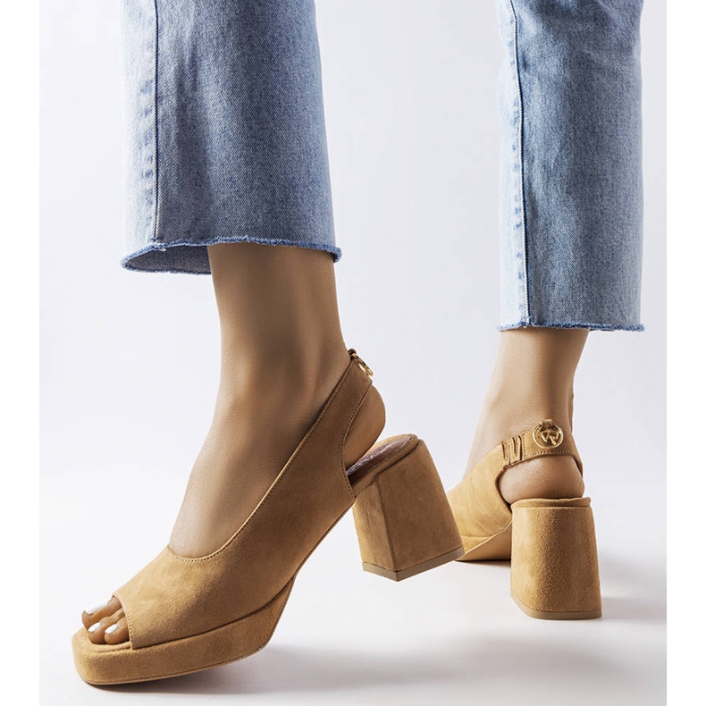 Velurové sandály Karino béžový 2 Velurové sandály Karino béžový 2