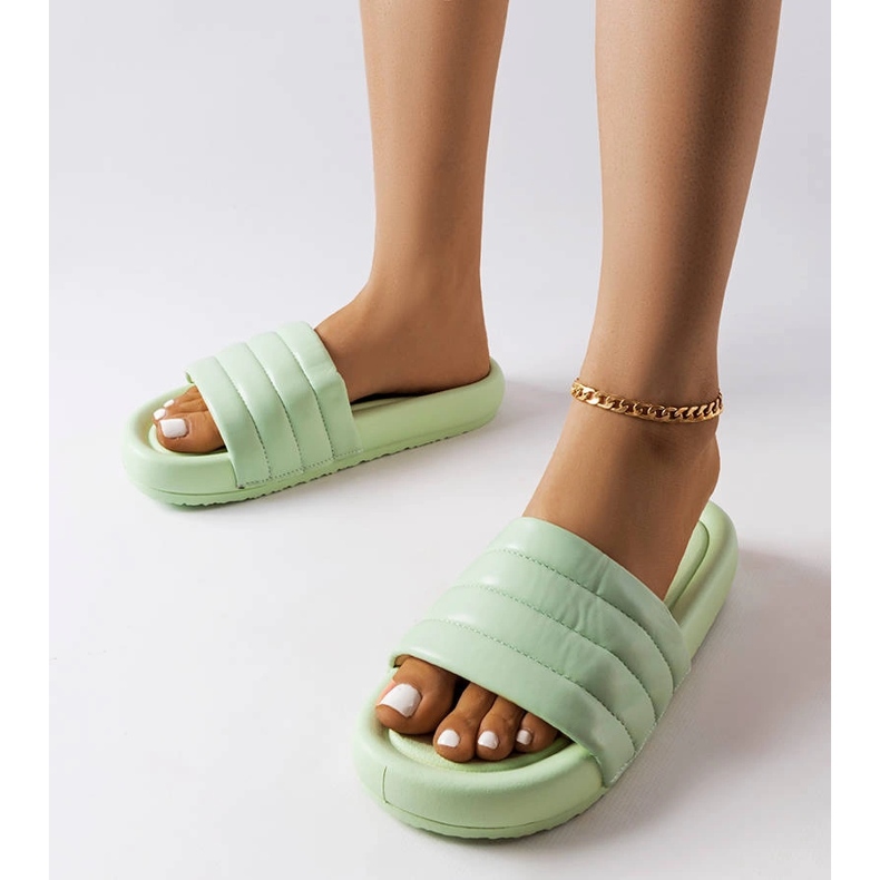 Inna Zelené pantofle zdobené prošíváním Dorene zelená 1