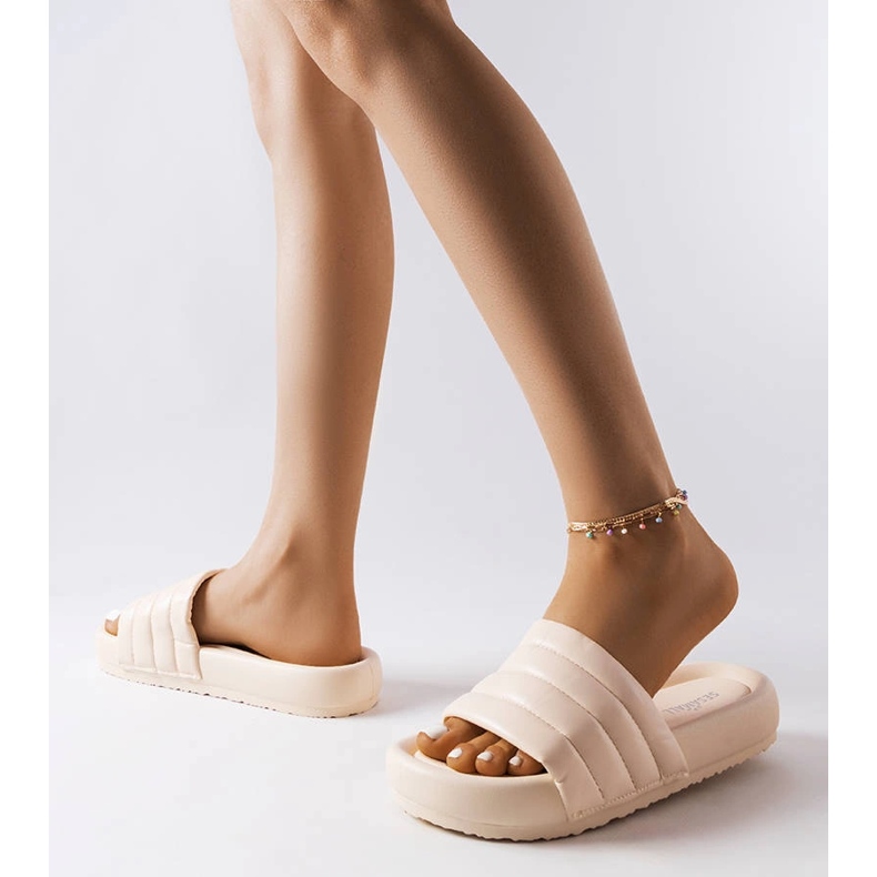 Inna Béžové pantofle zdobené prošíváním od Dorene béžový 2