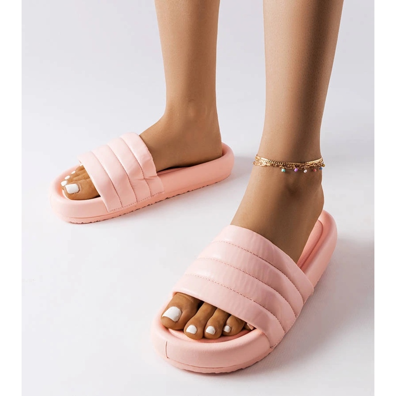 Inna Růžové pantofle zdobené prošíváním od Dorene růžový 1