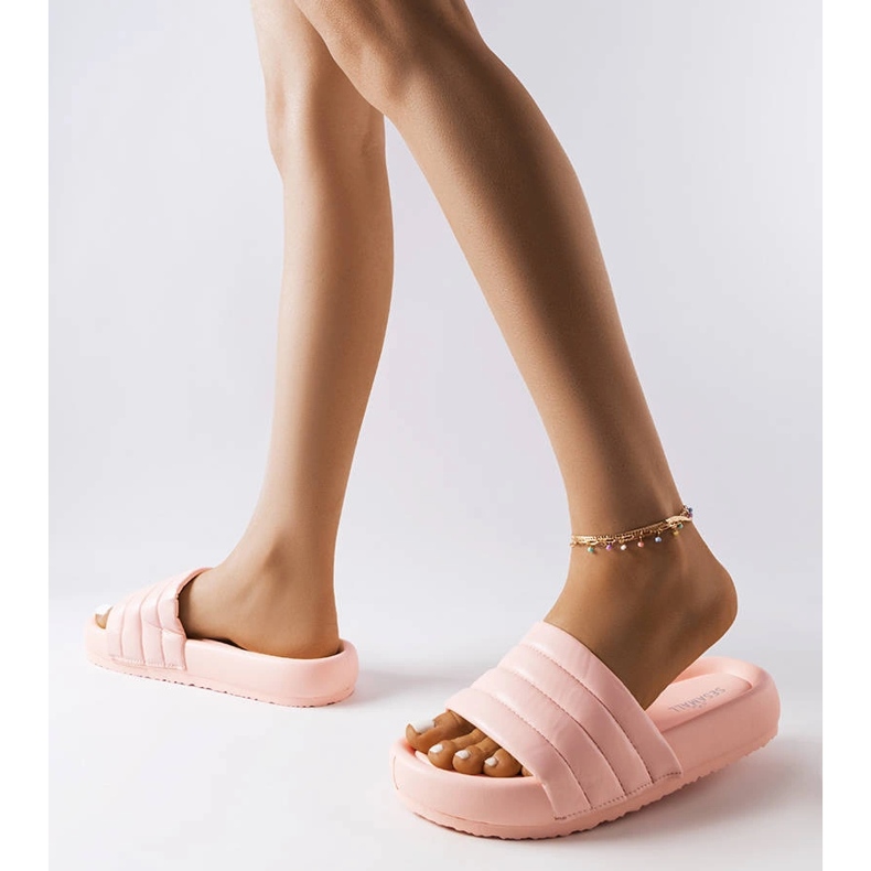 Inna Růžové pantofle zdobené prošíváním od Dorene růžový 2