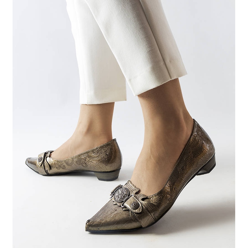 Stříbrné lodičky na nízkém podpatku značky Siciliano šedá 2