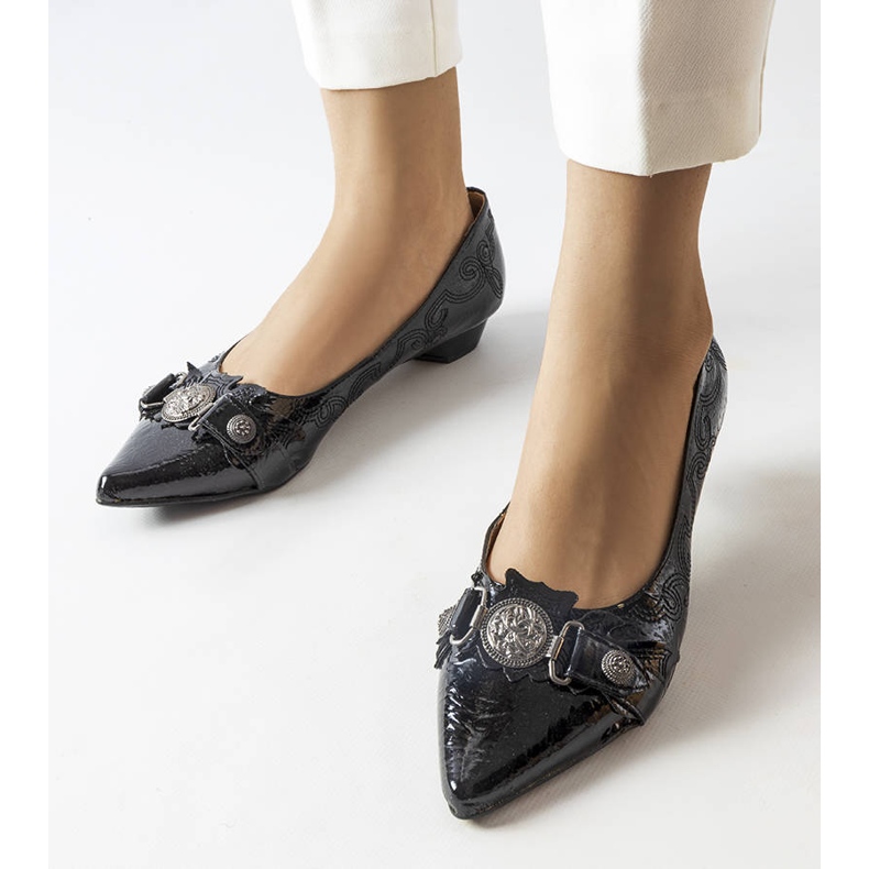 Černé lodičky na nízkém podpatku značky Siciliano černá 1