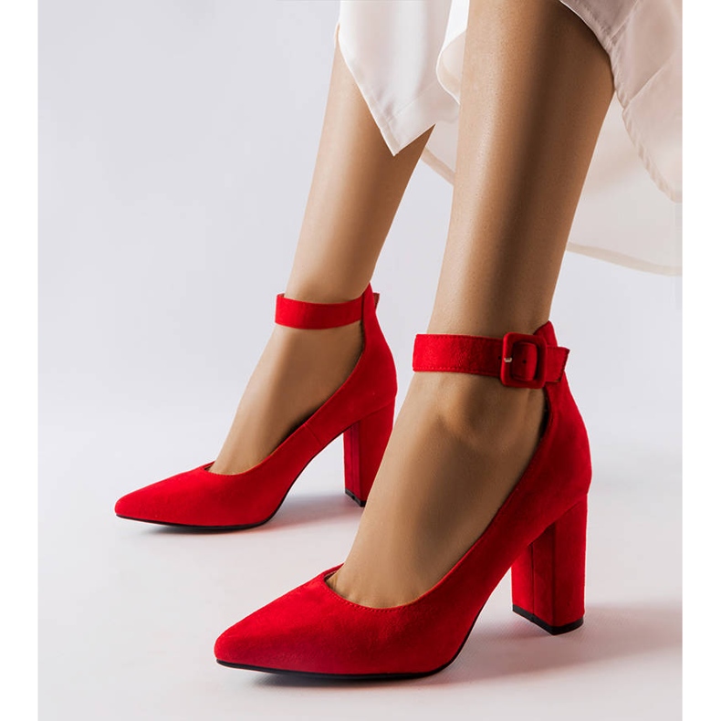 Červené lodičky na sloupu Achen červený 1