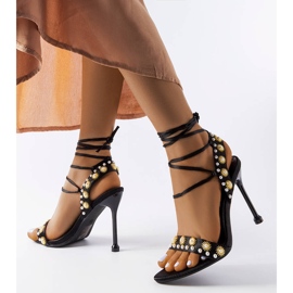 Černé sandály zdobené perlami Grange černý 1