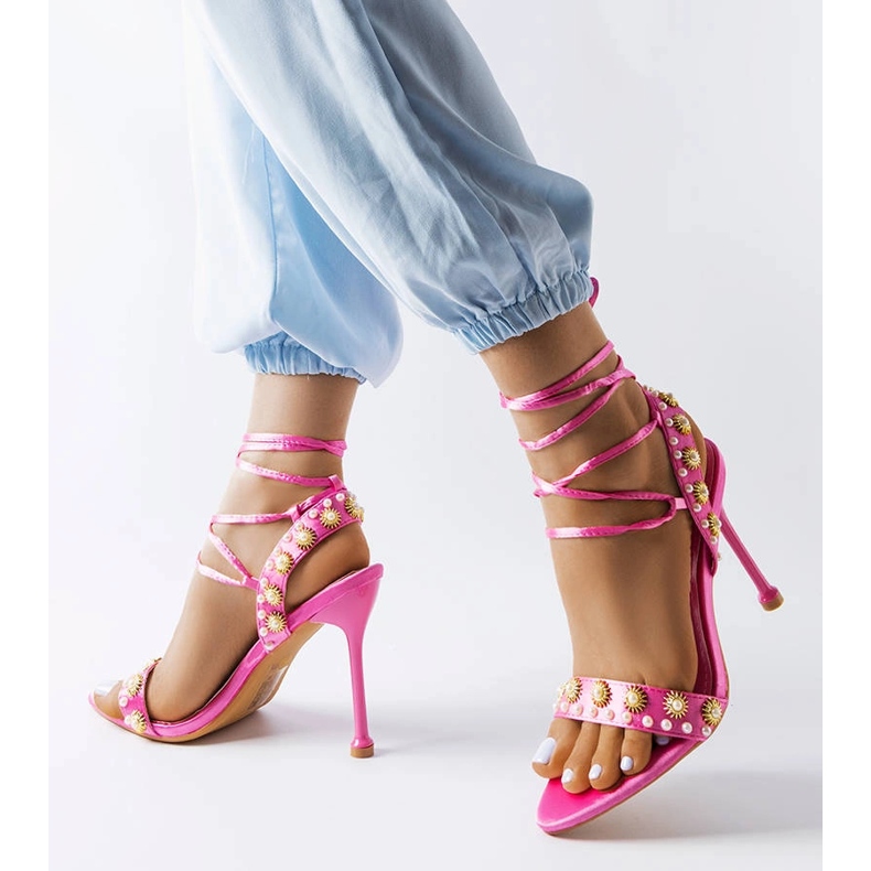 Růžové sandály zdobené perlami Grange růžový 1