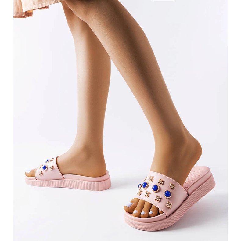 Růžově zdobené skluzavky od Montesarchio růžový 2