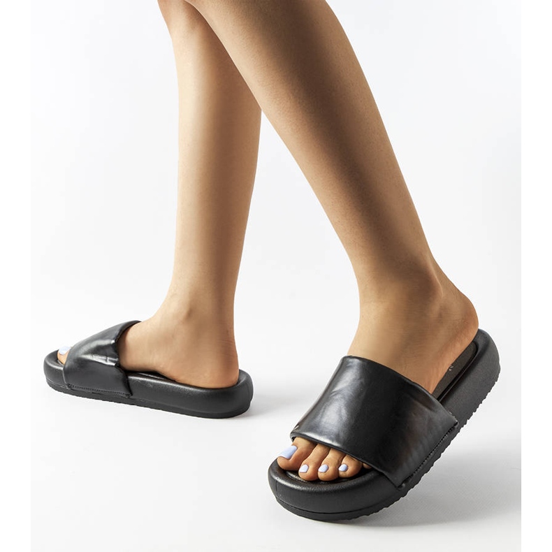 Černé žabky na platformě Franco černá 2