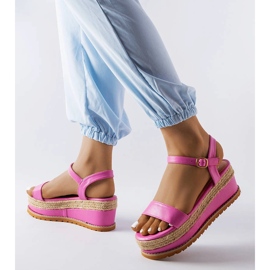 Růžové sandály na klínku značky Access růžový 1