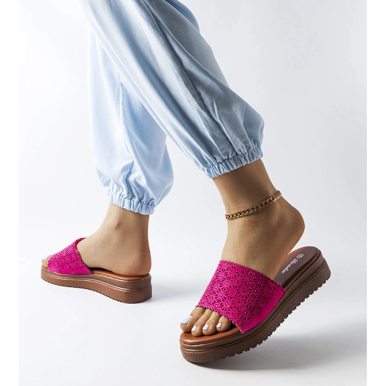 Tmavě růžové prolamované slidery se zirkony od Irvine růžový 2