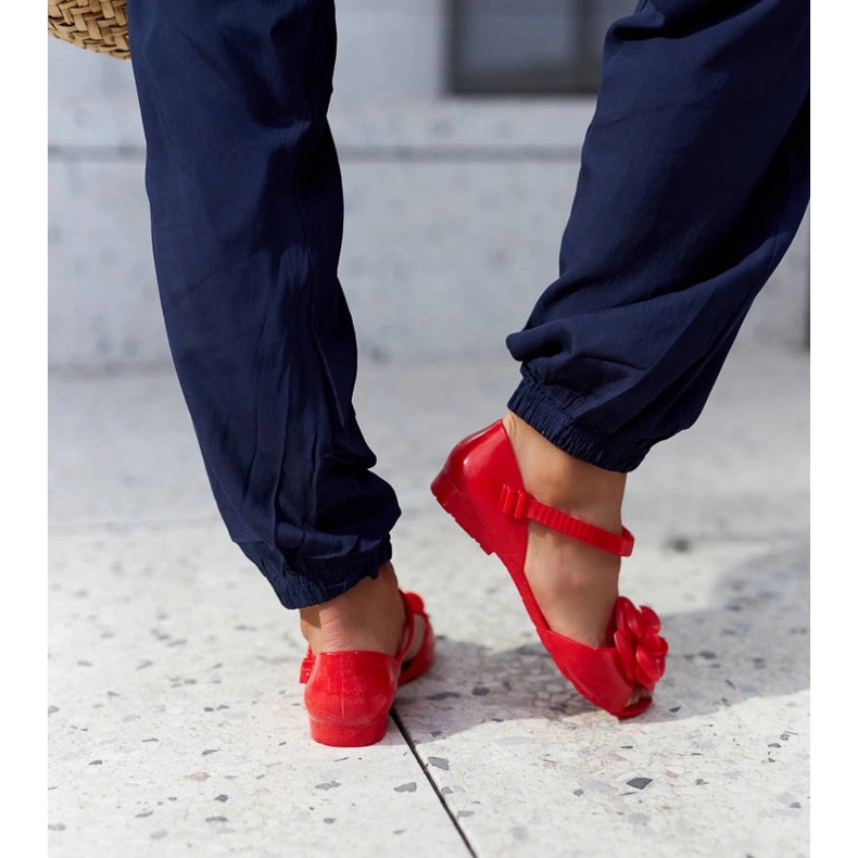 Červené baleríny s květinou 1