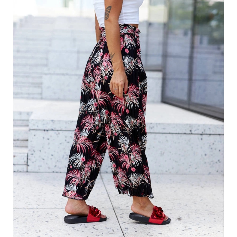 Červené skluzavky s ozdobným svrškem od Caggio 1