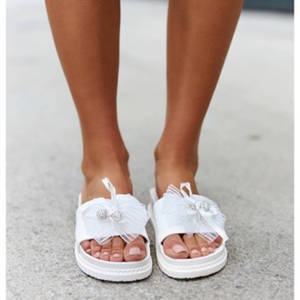 Bílé slidery s mašlí od Dido bílý 1