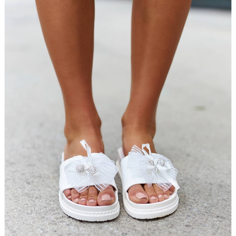 Bílé slidery s mašlí od Dido bílý 1