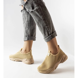 Tmavě béžové slip-on tenisky od Azalee béžový 1