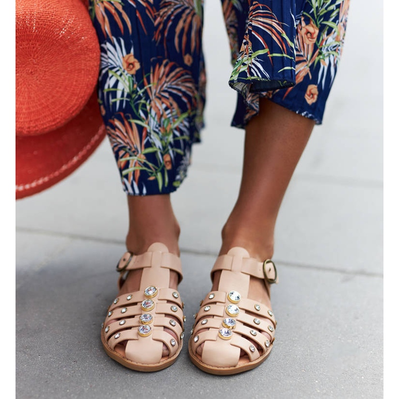 Béžové sandály zdobené kamínky od Gaetano béžový 2