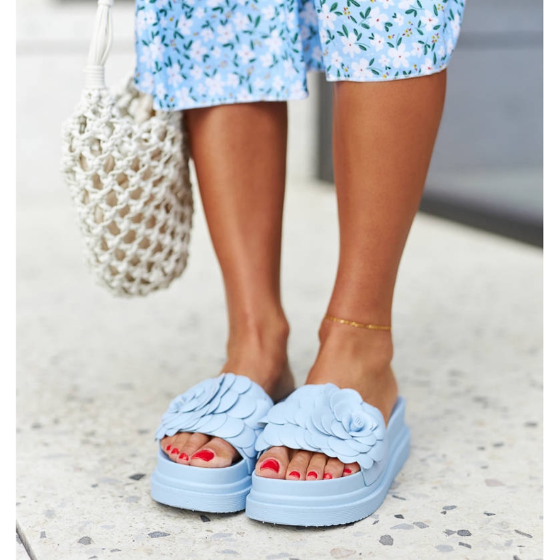 Modré sandály na platformě od Mese modrý 1