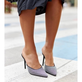 Černé sandály na jehlovém podpatku Ortensio s kamínky černá 1