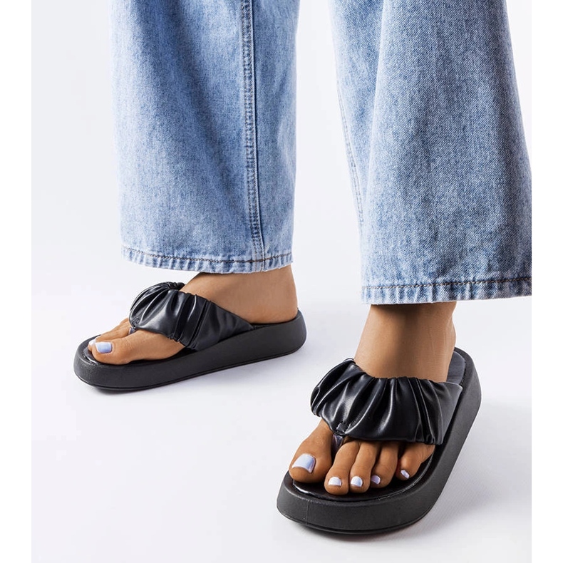 Černé propadáky s nabíráním černá 1