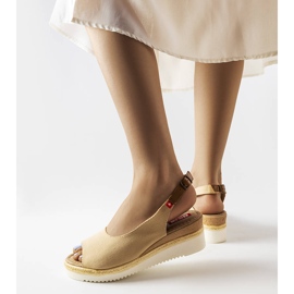 Béžové sandály na klínku Big Star JJ276049 béžový 1