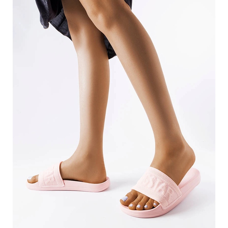 Růžové pantofle Big Star LL274A157 růžový 2