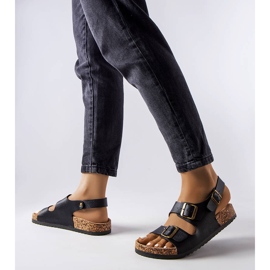 Černé korkové sandály s přezkami od Lee Cooper LCW-22-35-1163L černý 2
