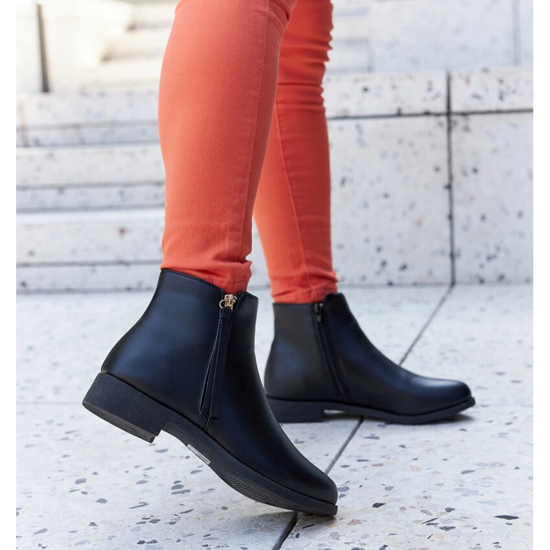 Černé zateplené kotníkové boty Paien černá 2