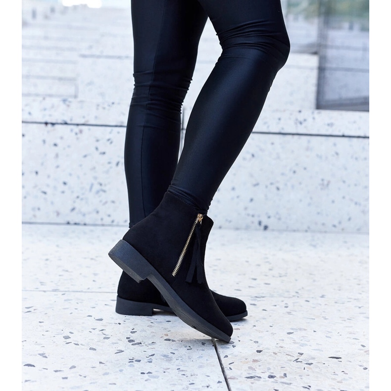 Černé zateplené eko-semišové boty značky Paien černá 1 Černé zateplené eko-semišové boty značky Paien černá 1