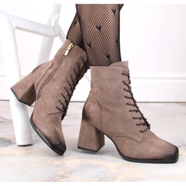 Dámské semišové kotníkové boty se tkaničkami a zipem, hnědé Potocki SZ12185 hnědý 1 Dámské semišové kotníkové boty se tkaničkami a zipem, hnědé Potocki SZ12185 hnědý 1