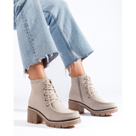 Goodin Béžové šněrovací kotníkové boty na podpatku značky Shelovet béžový 1