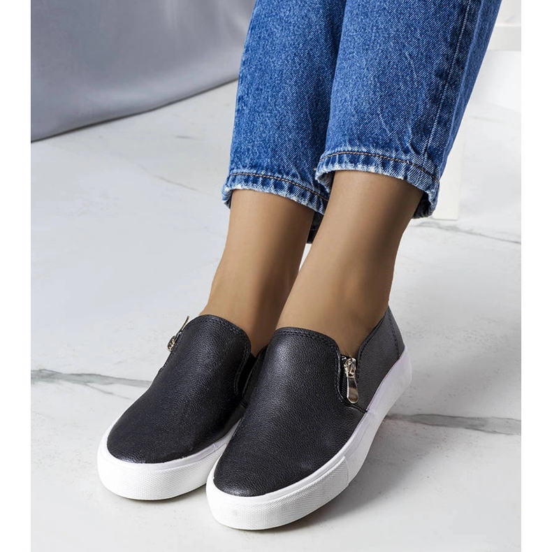 Černé tenisky z ekokůže od Denainu černá 1 Černé tenisky z ekokůže od Denainu černá 1