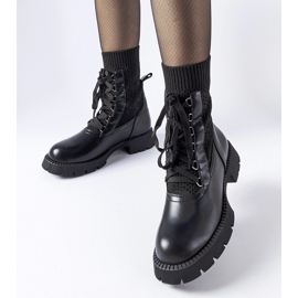 Černé prolamované tenisky značky Portico černá 1