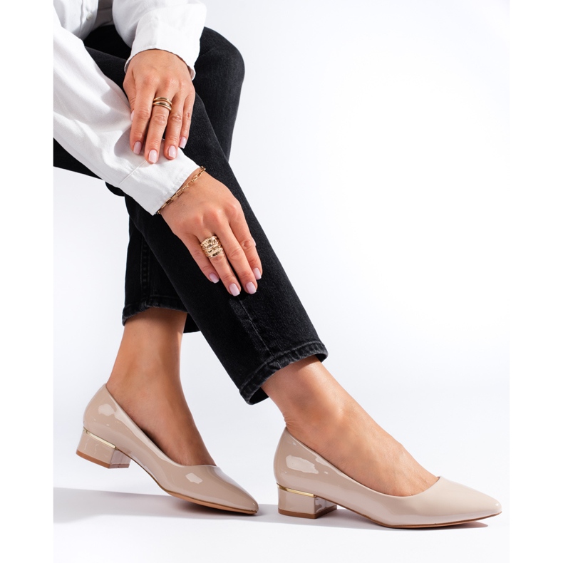 Goodin Klasické lodičky na nízkém podpatku béžový 1