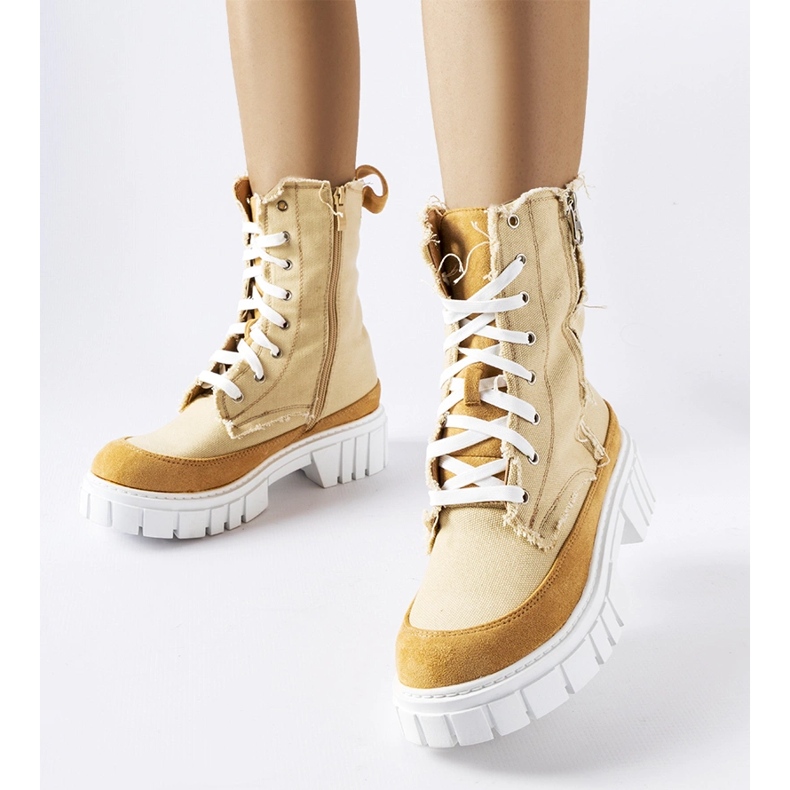 Béžové zateplené kozačky Crispiero béžový 2