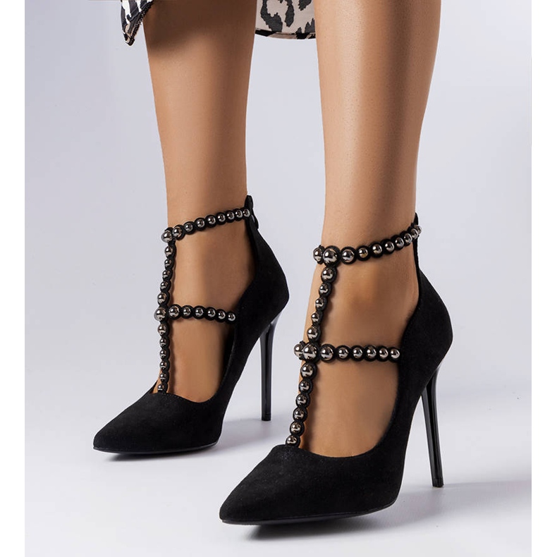 BM Černé jehlice zdobené pruhem Prunella černá 1 BM Černé jehlice zdobené pruhem Prunella černá 1