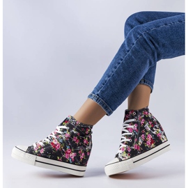 BM Černé květinové tenisky na klínku od Fouquet černá 2