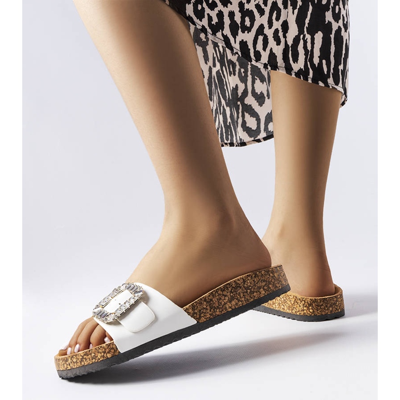 BM Bílé žabky zdobené Millicent kamínky bílý 2