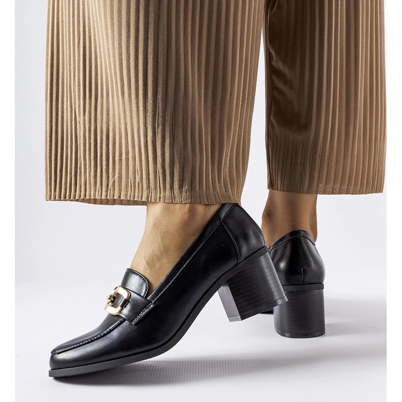 Černé klasické mokasíny Artus s přezkou černá 1