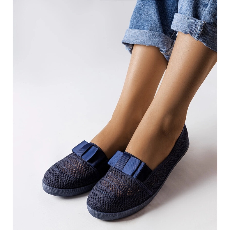 Námořnicky modré prolamované tenisky Zorda modrý 1 Námořnicky modré prolamované tenisky Zorda modrý 1