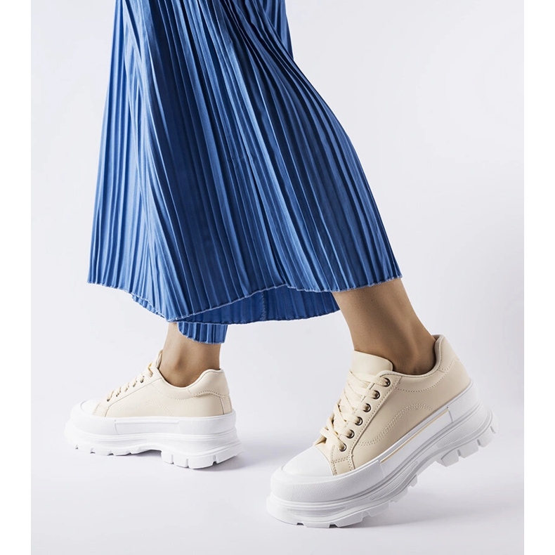 Béžové tenisky na vysoké platformě od Kari béžový 1 Béžové tenisky na vysoké platformě od Kari béžový 1