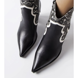 Černé kotníkové boty na sloupku Ezinet černá 1 Černé kotníkové boty na sloupku Ezinet černá 1