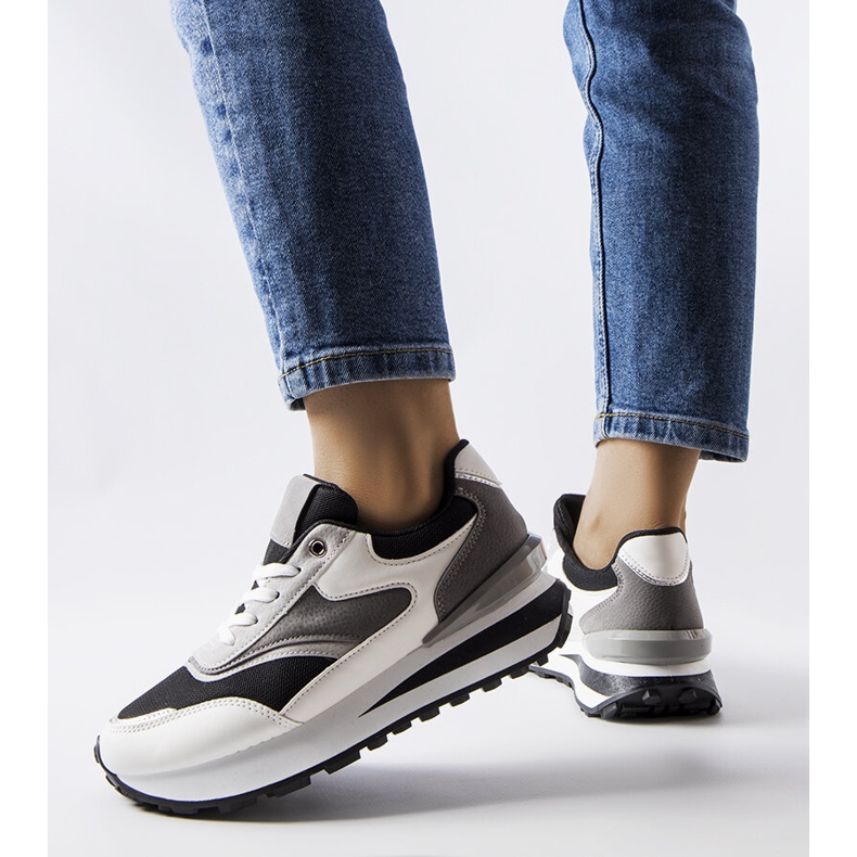 Inna Černobílé tenisky na platformě od Doirons černý 1